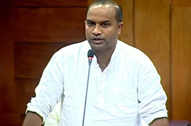 “Assam Politics Unveiled: Congress Leaders Rally Behind BJP Surge”